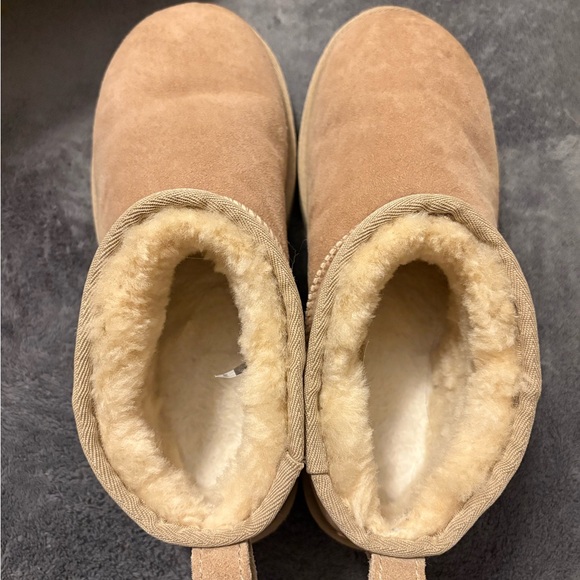 UGG Classic Ultra Mini Boots - Picture 6 of 10